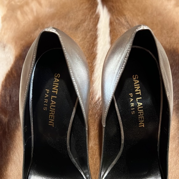 ✅SOLD SAINT LAURENT - Picture 4 of 9